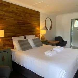 2* Motel Palms